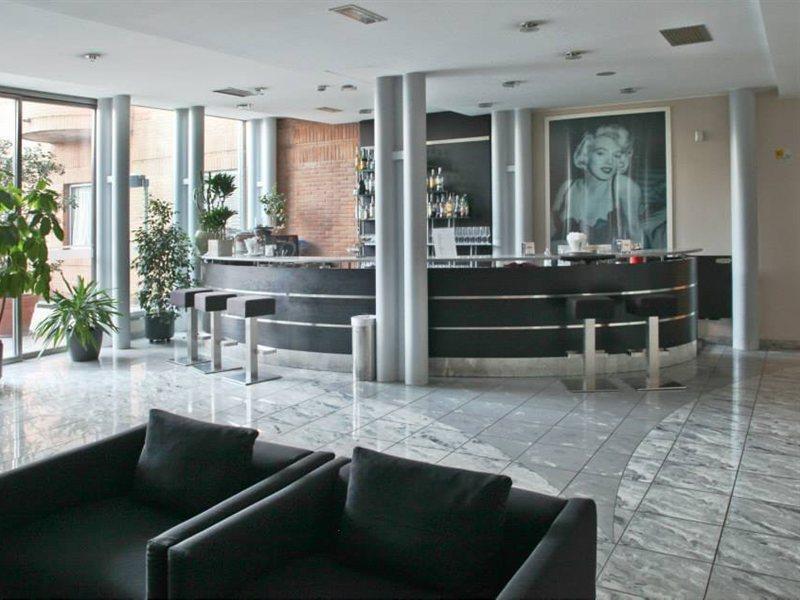קולוניו מונצזה B&B Hotel Milano Cologno Studios מראה חיצוני תמונה