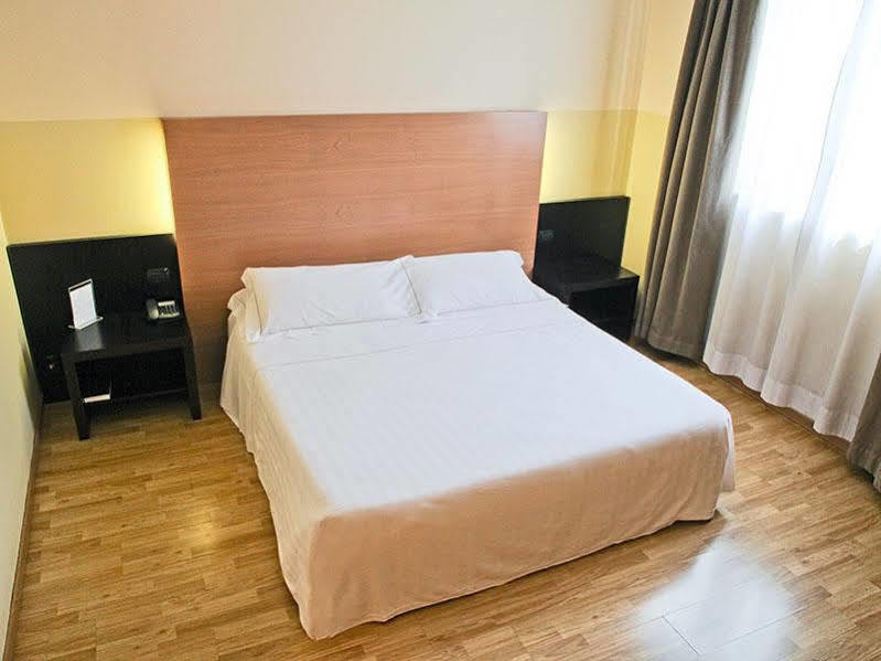 קולוניו מונצזה B&B Hotel Milano Cologno Studios מראה חיצוני תמונה